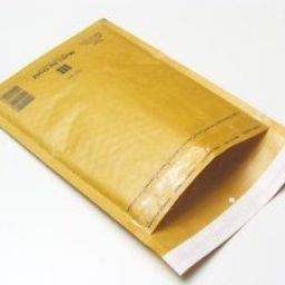Postversand - Beinhaltet eine CD oder DVD im Papiercover, welche dir im Luftpolsterumschlag mit der Post zugeht. Achtung: Gilt nur in Deutschland und Österreich!